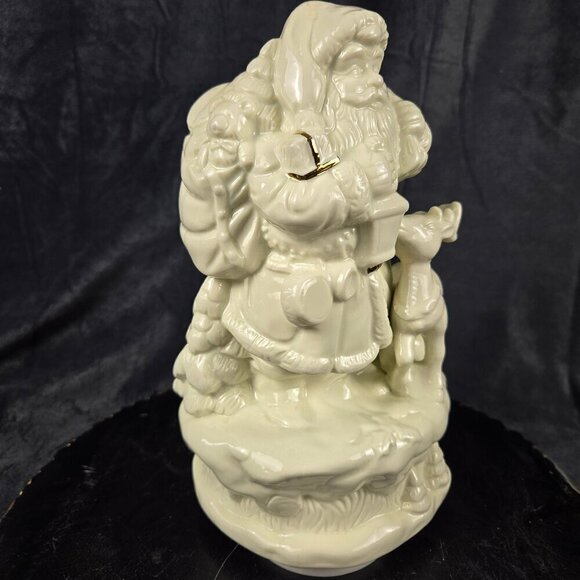 Santa And Reindeer Music Box Cream Gold Accents Works Plays "White Christmas" - Picture 11 of 16
